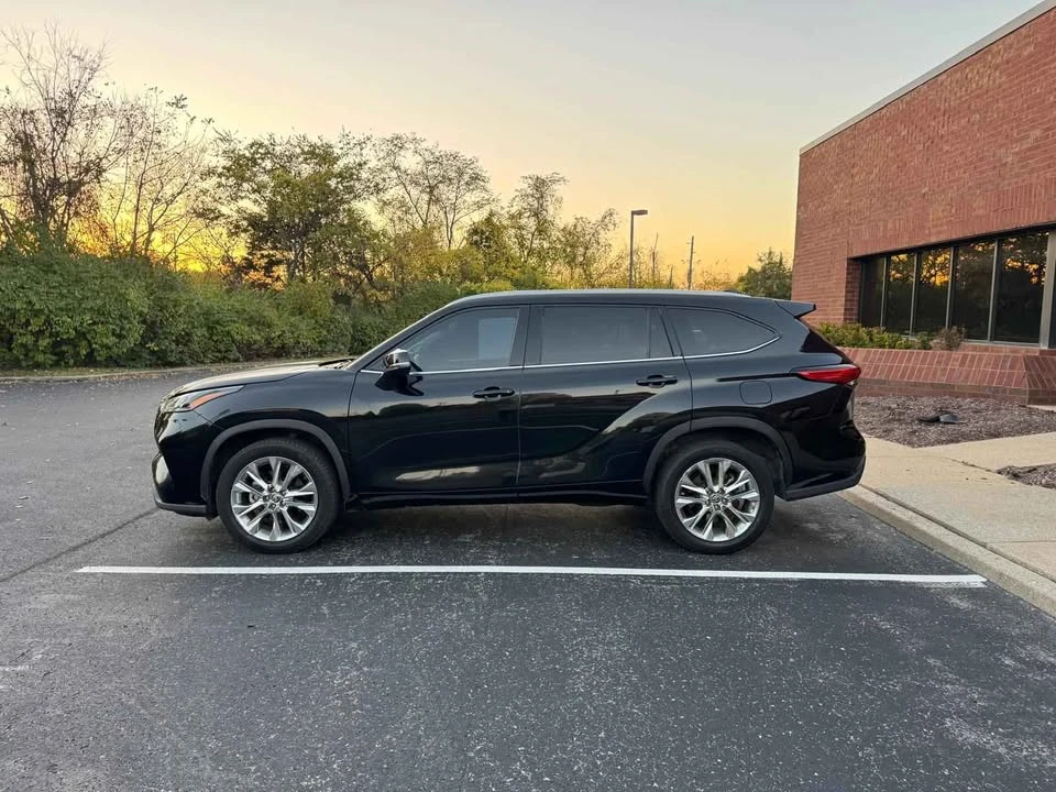 2020 Toyota Highlander - Image 3 of 15