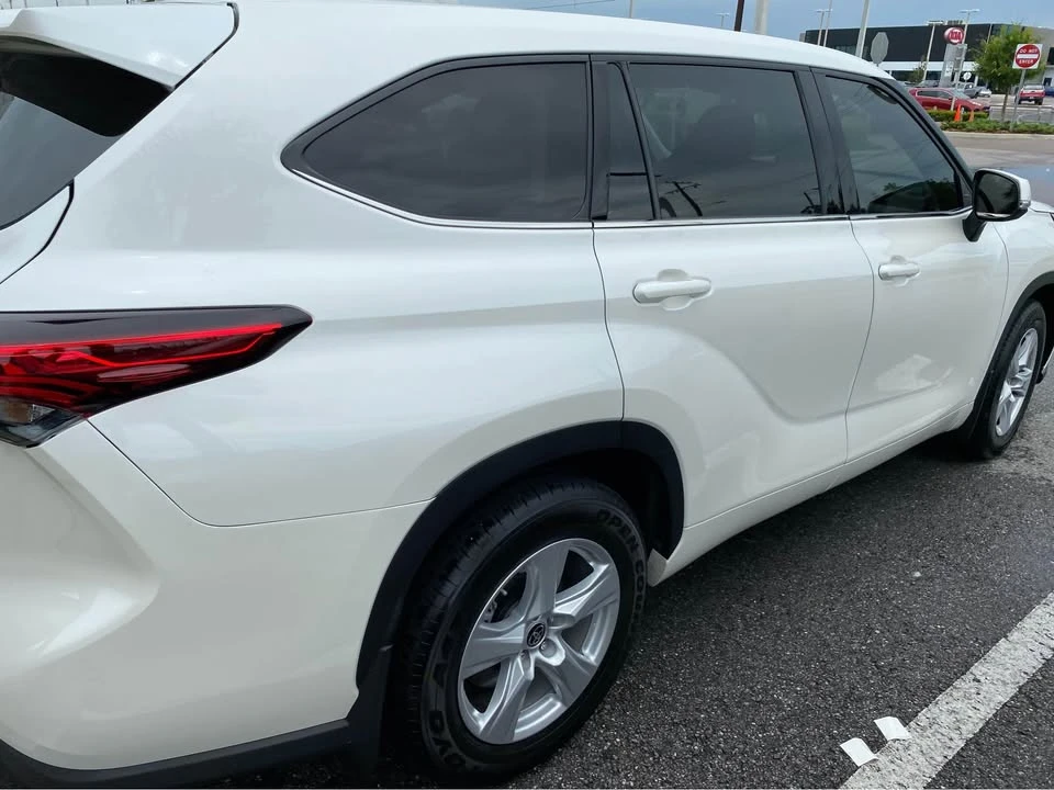 2020 Toyota Highlander - Image 2 of 9