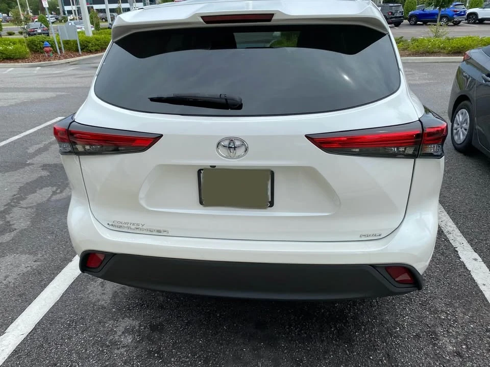 2020 Toyota Highlander - Image 4 of 9