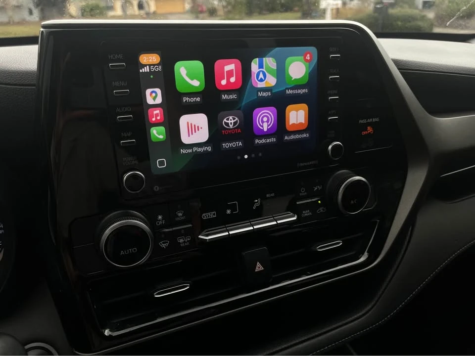 2020 Toyota Highlander - Image 8 of 9