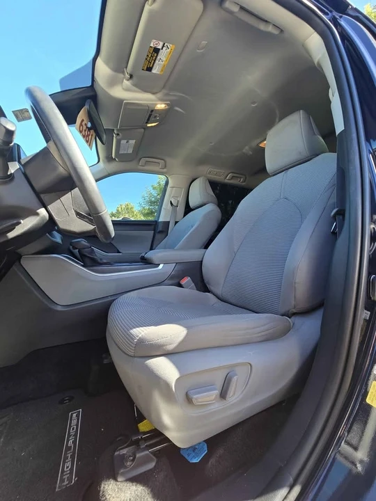 2020 Toyota Highlander - Image 5 of 10