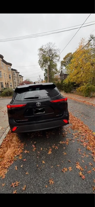 2020 Toyota Highlander - Image 4 of 10
