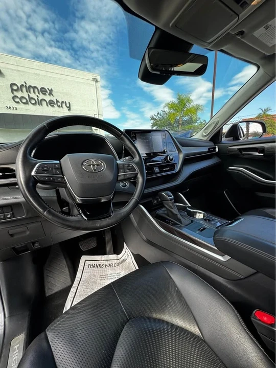 2020 Toyota Highlander - Image 7 of 12