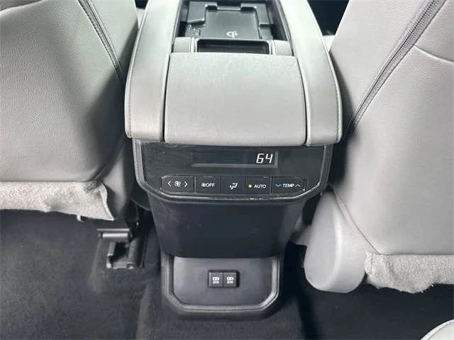2020 Toyota Highlander - Image 10 of 16