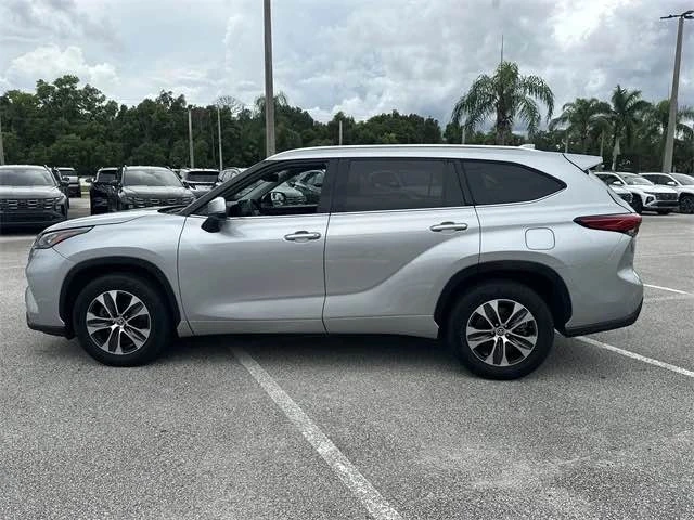 2020 Toyota Highlander - Image 3 of 16