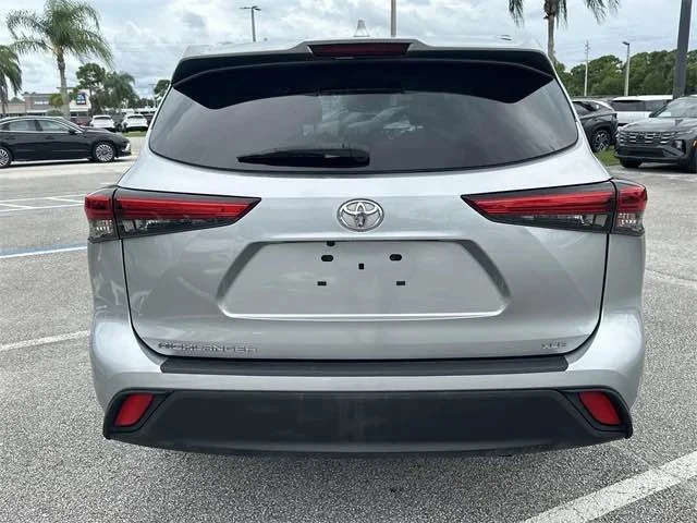 2020 Toyota Highlander - Image 6 of 16
