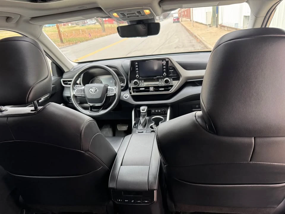 2020 Toyota Highlander - Image 9 of 16