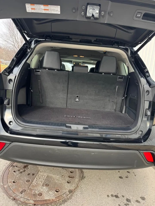 2020 Toyota Highlander - Image 12 of 16