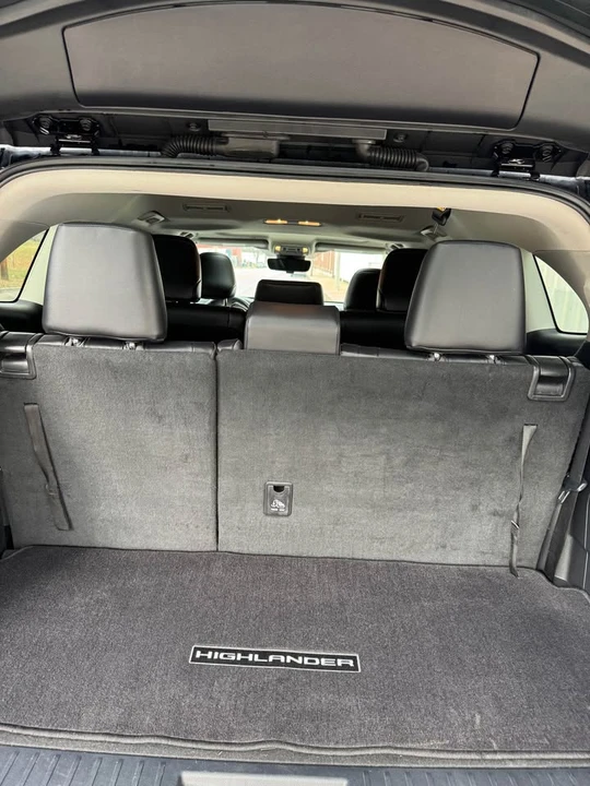 2020 Toyota Highlander - Image 13 of 16