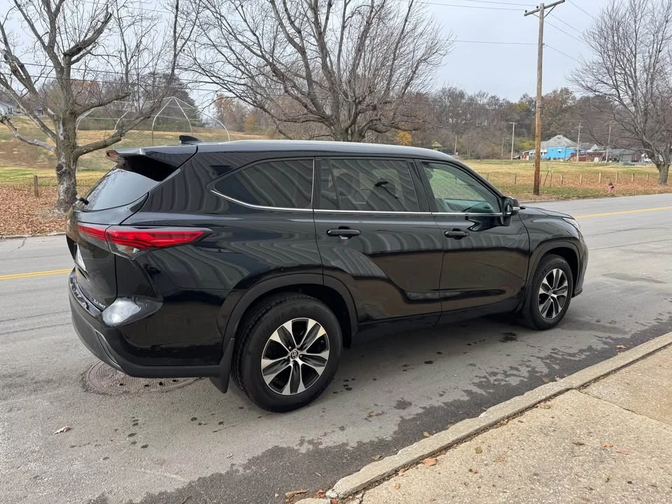 2020 Toyota Highlander - Image 5 of 16