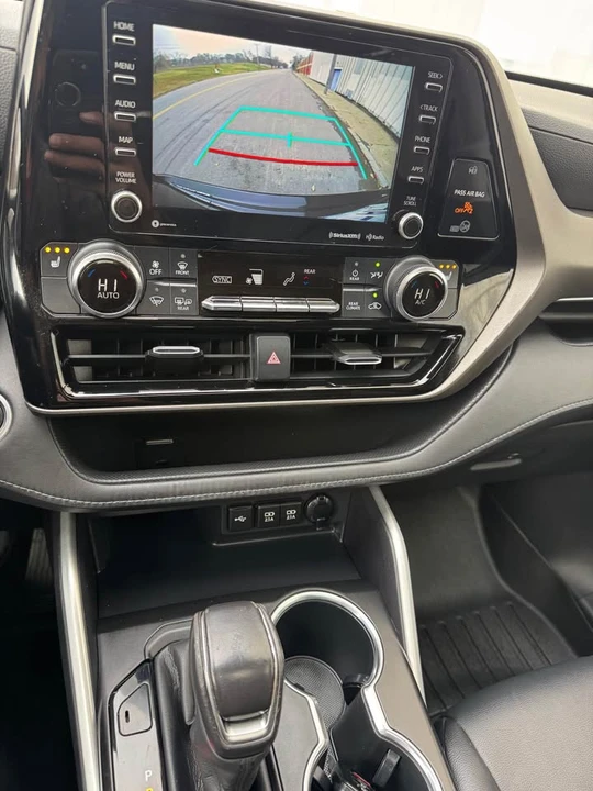 2020 Toyota Highlander - Image 15 of 16