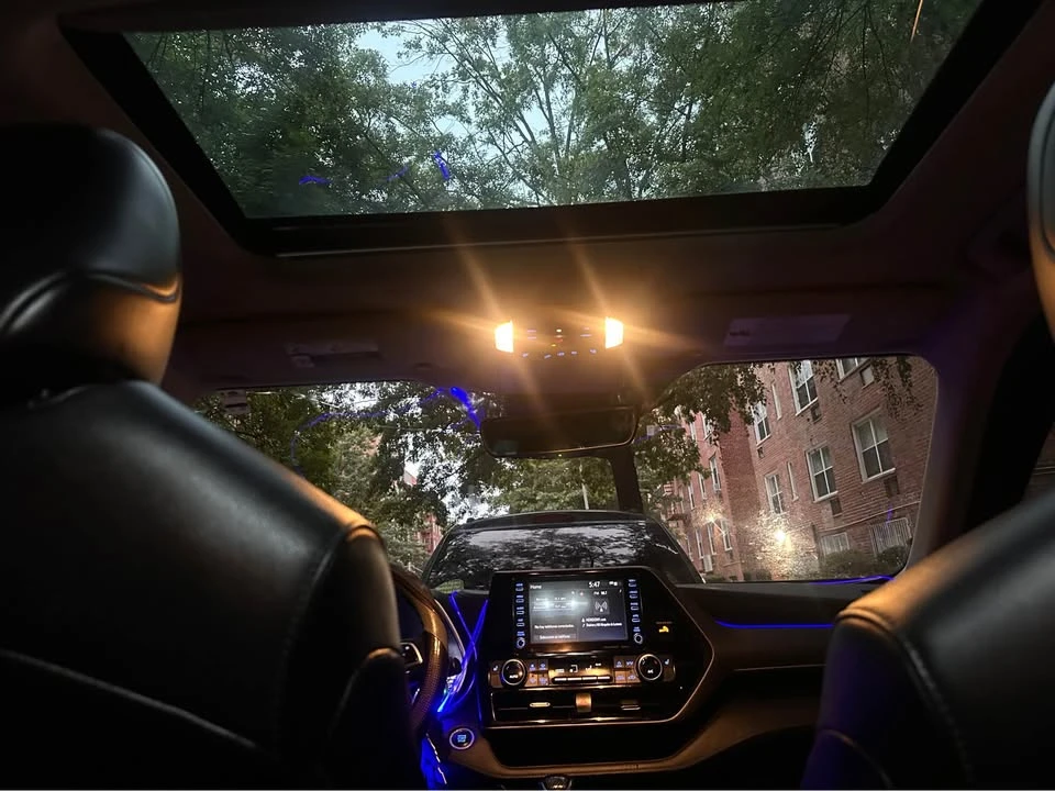2020 Toyota Highlander - Image 5 of 10