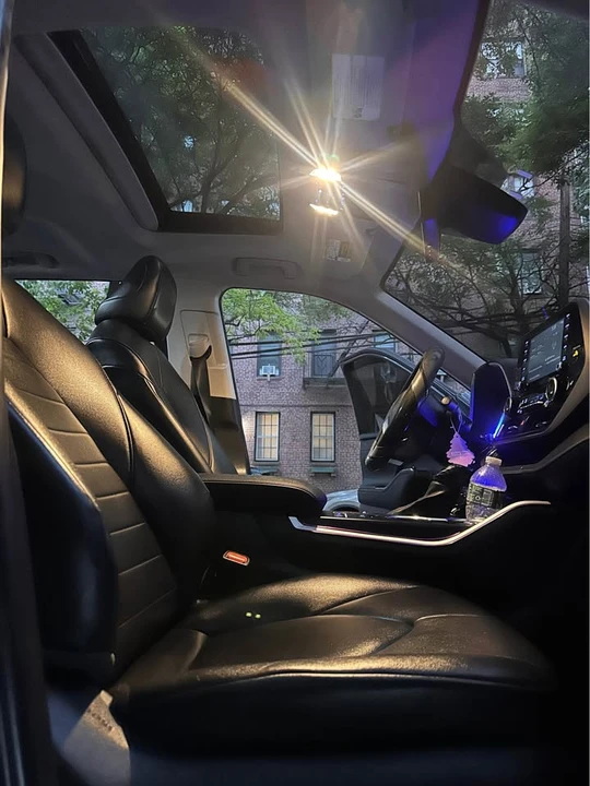 2020 Toyota Highlander - Image 6 of 10