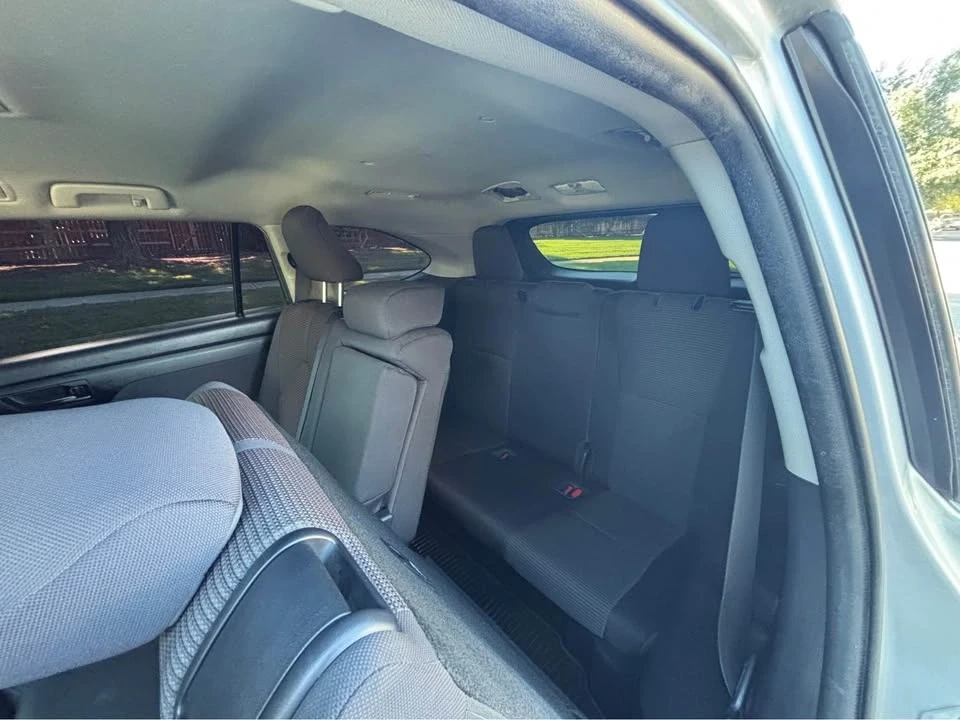 2020 Toyota Highlander - Image 9 of 15