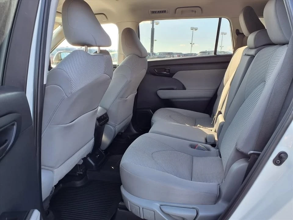 2020 Toyota Highlander - Image 19 of 19