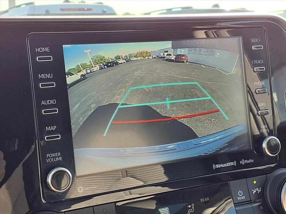 2020 Toyota Highlander - Image 7 of 19