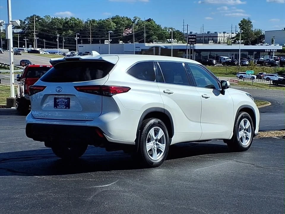 2020 Toyota Highlander - Image 3 of 19