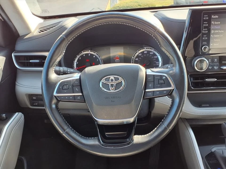2020 Toyota Highlander - Image 12 of 19