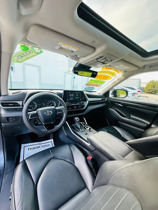 2020 Toyota Highlander - Image 7 of 9