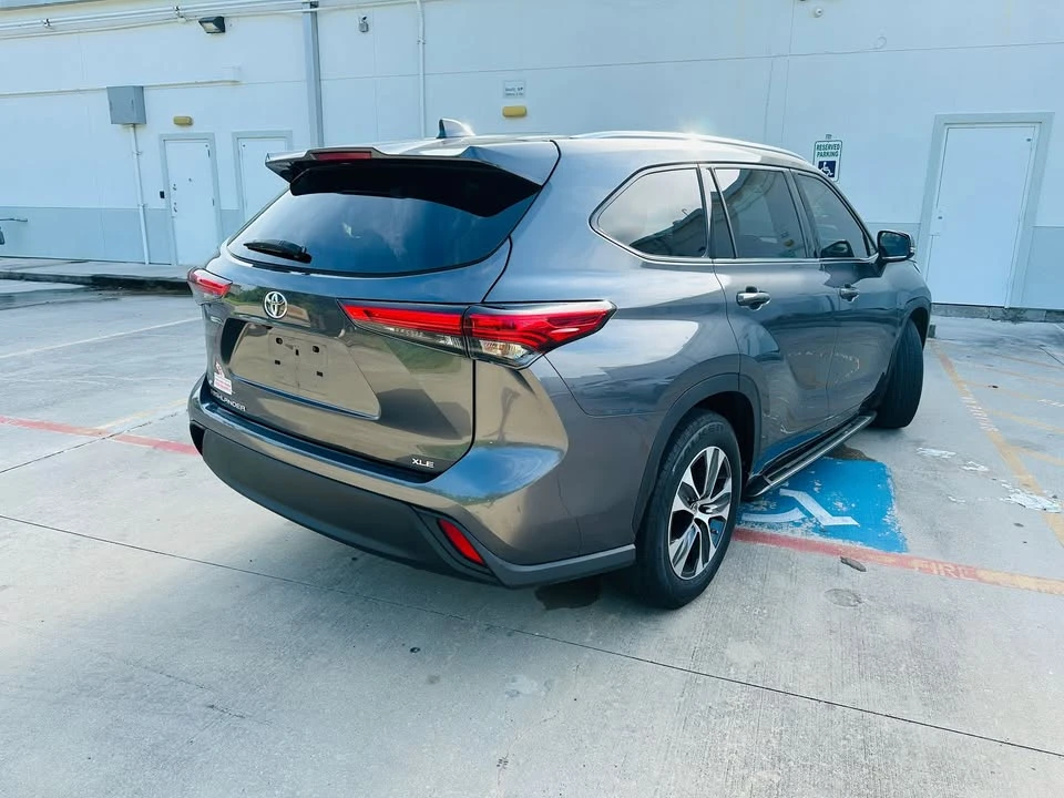 2020 Toyota Highlander - Image 3 of 9