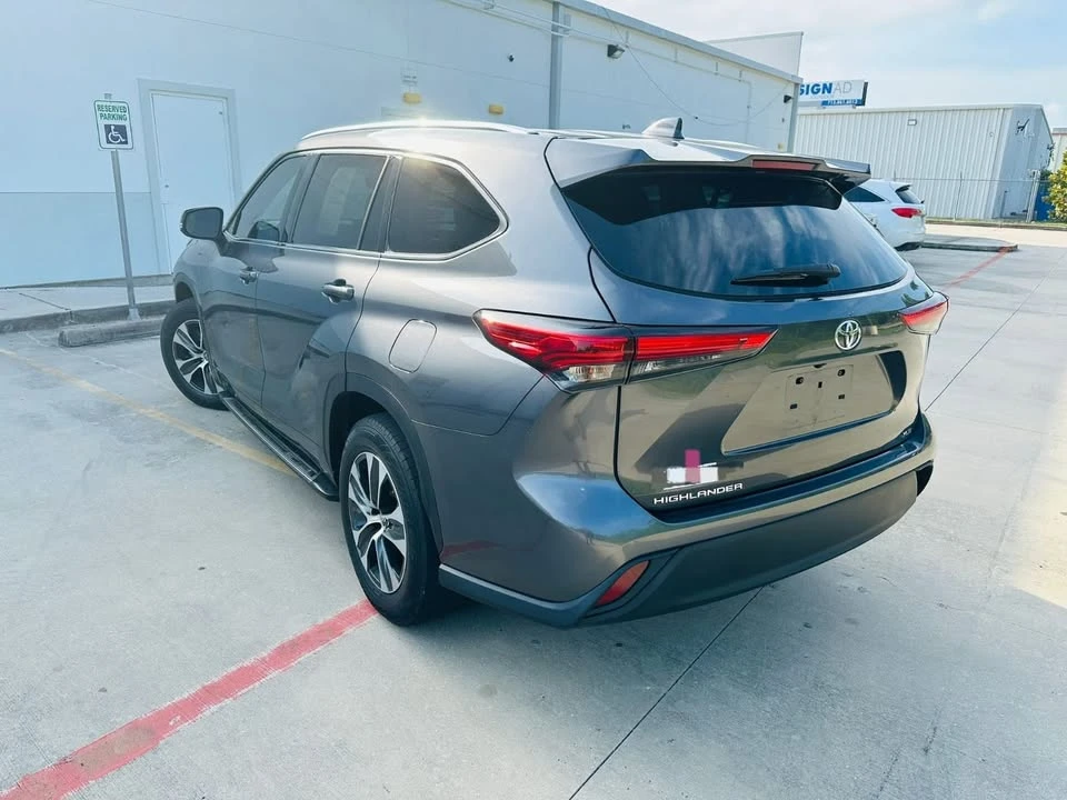 2020 Toyota Highlander - Image 4 of 9