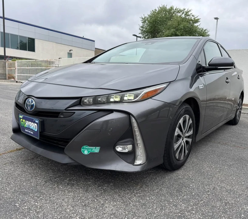 2020 Toyota Prius 4th Gen - Image 17 of 20