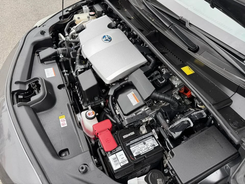 2020 Toyota Prius 4th Gen - Image 18 of 20