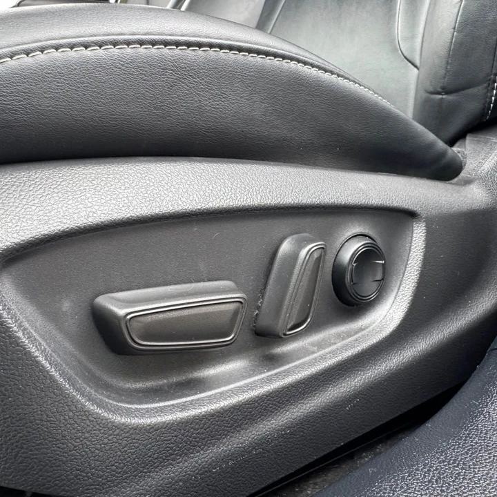 2020 Toyota Prius 4th Gen - Image 9 of 20