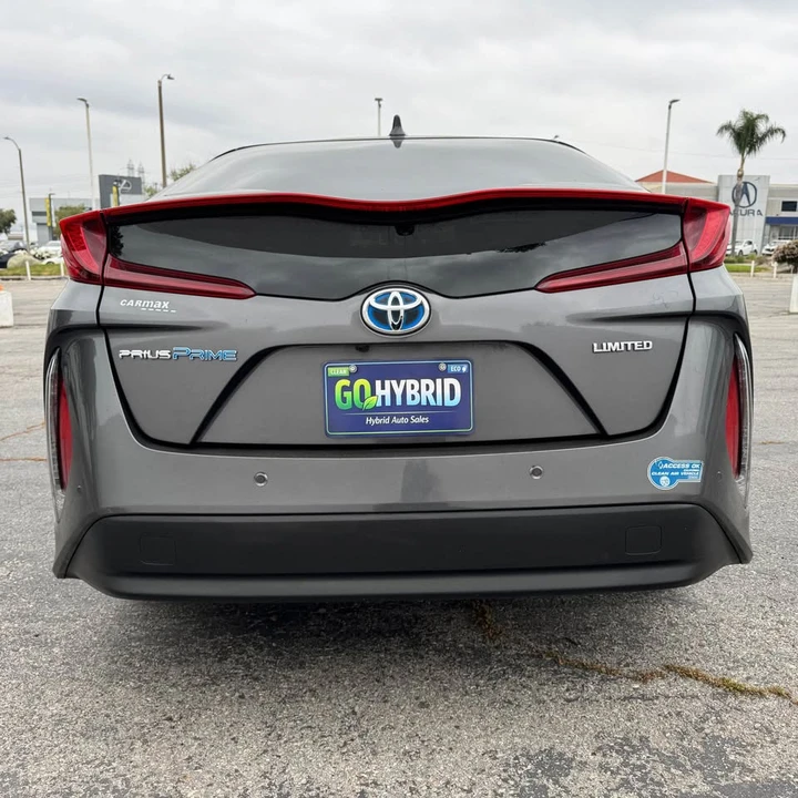 2020 Toyota Prius 4th Gen - Image 13 of 20