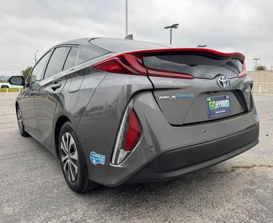 2020 Toyota Prius 4th Gen - Image 14 of 20
