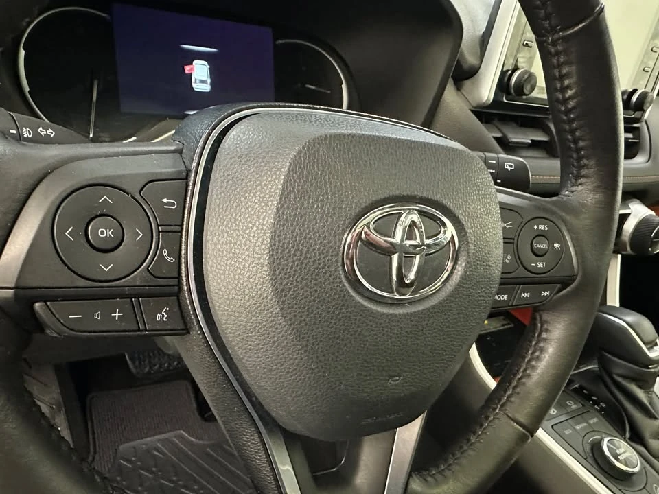 2020 Toyota RAV4 5th Gen - Image 8 of 17