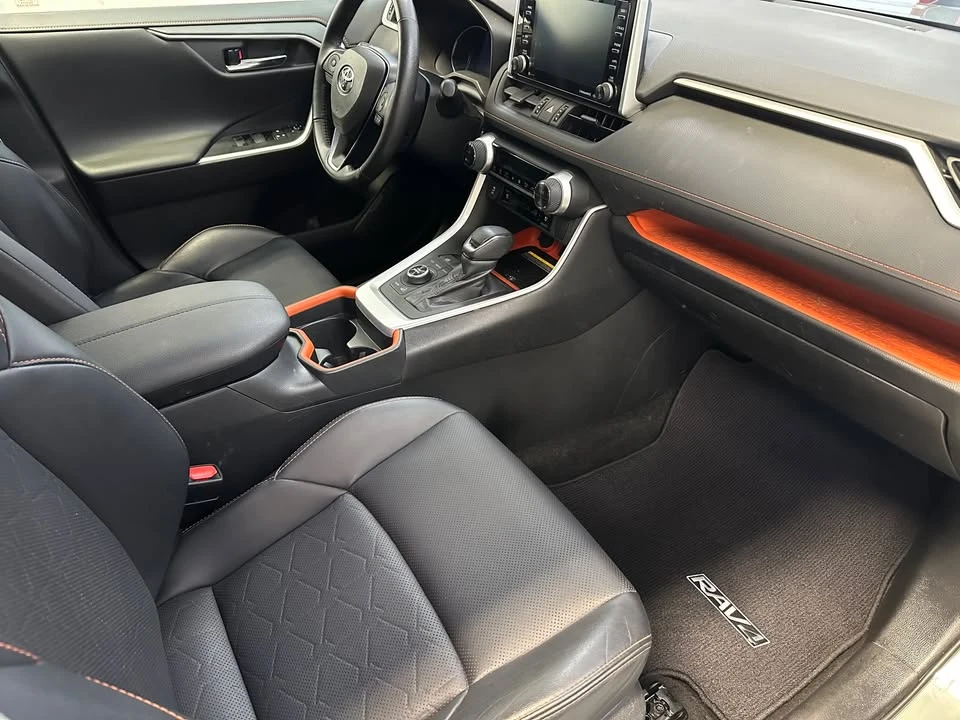 2020 Toyota RAV4 5th Gen - Image 16 of 17