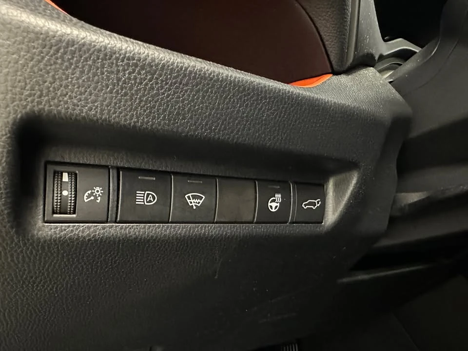 2020 Toyota RAV4 5th Gen - Image 11 of 17