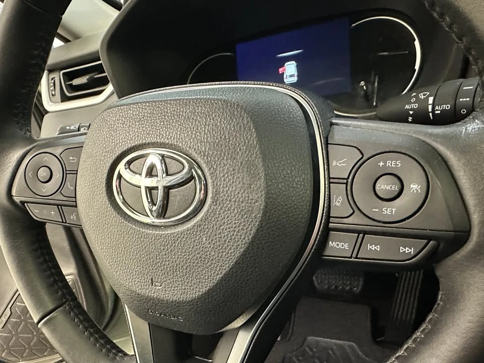 2020 Toyota RAV4 5th Gen - Image 2 of 17