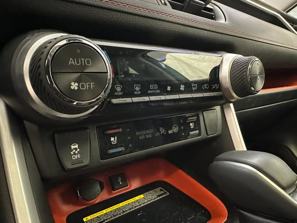 2020 Toyota RAV4 5th Gen - Image 5 of 17