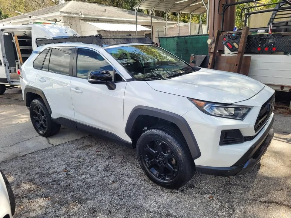 2020 Toyota RAV4 5th Gen - Image 2 of 11
