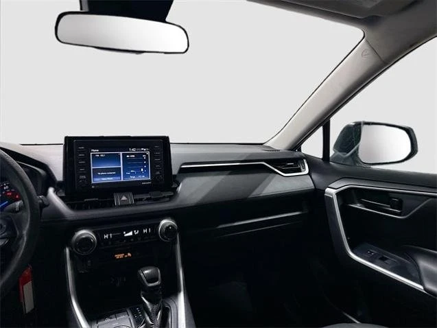 2020 Toyota RAV4 5th Gen - Image 15 of 20