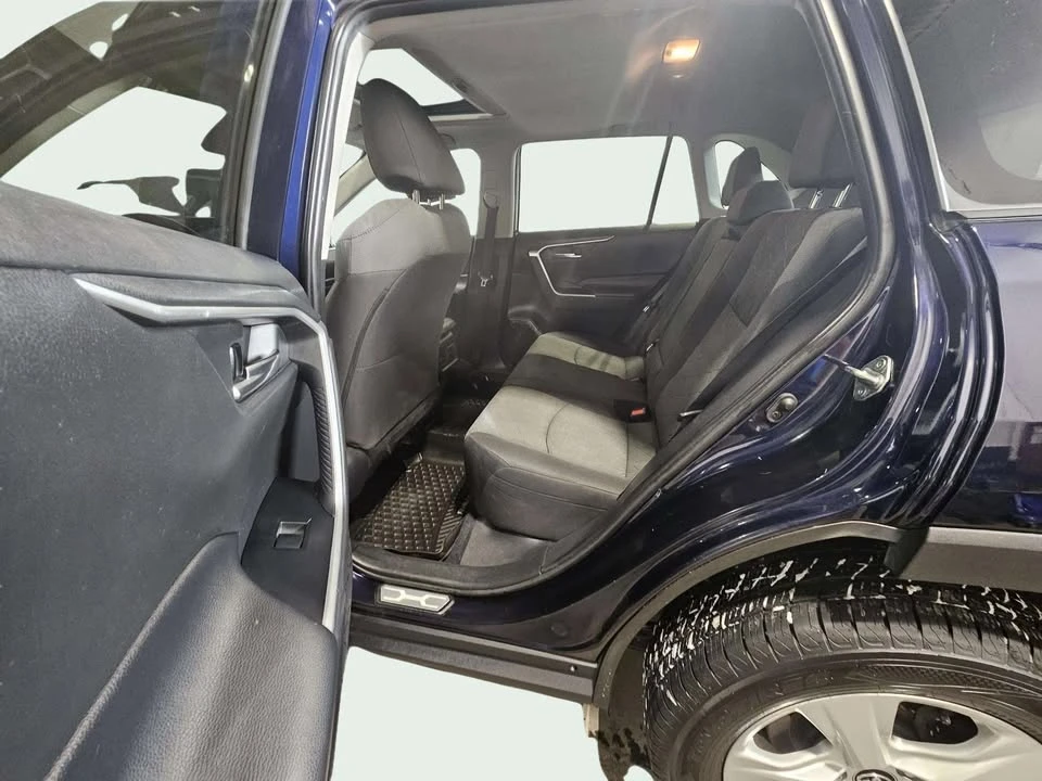2020 Toyota RAV4 5th Gen - Image 5 of 10