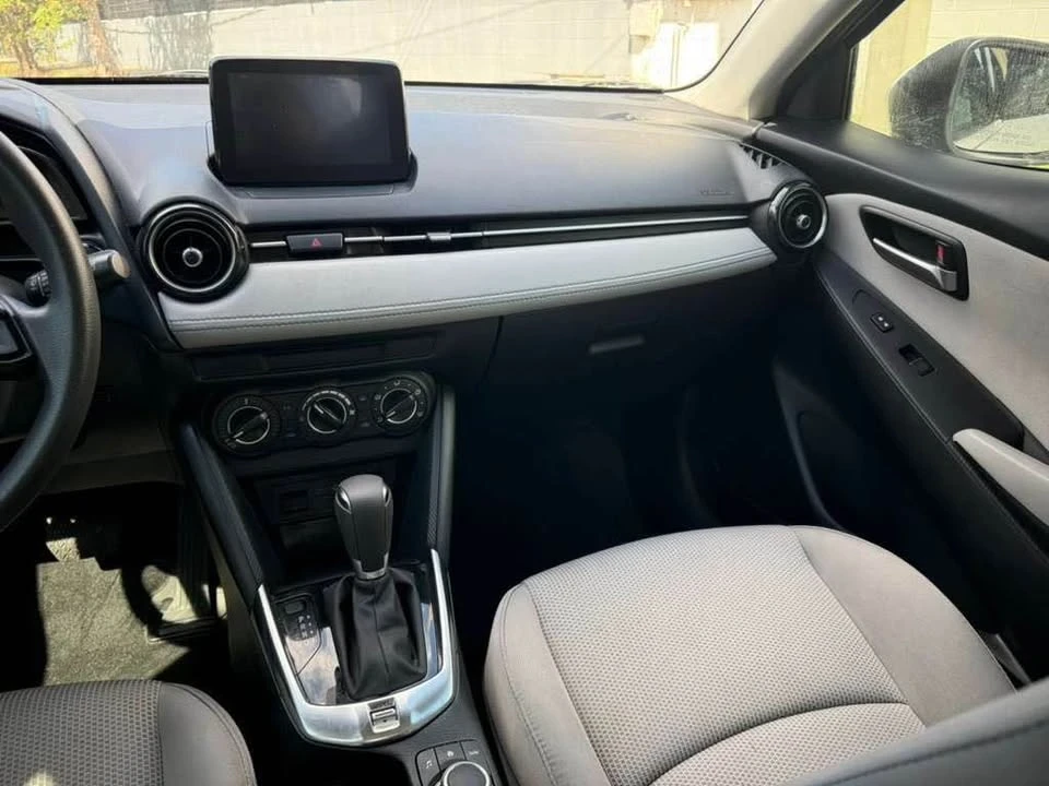 2020 Toyota Yaris - Image 18 of 20