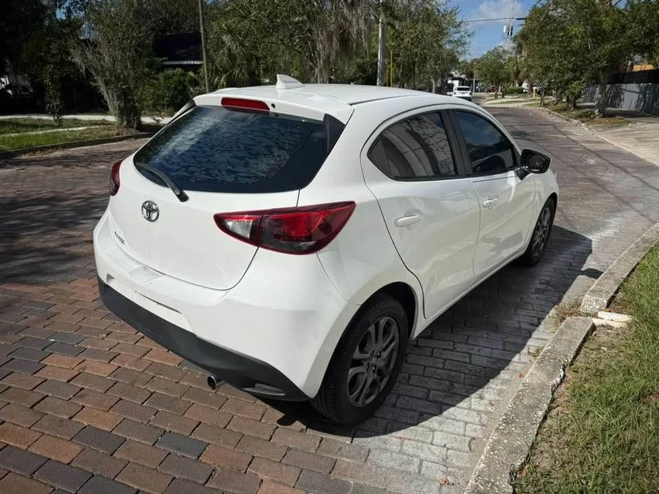 2020 Toyota Yaris - Image 11 of 20
