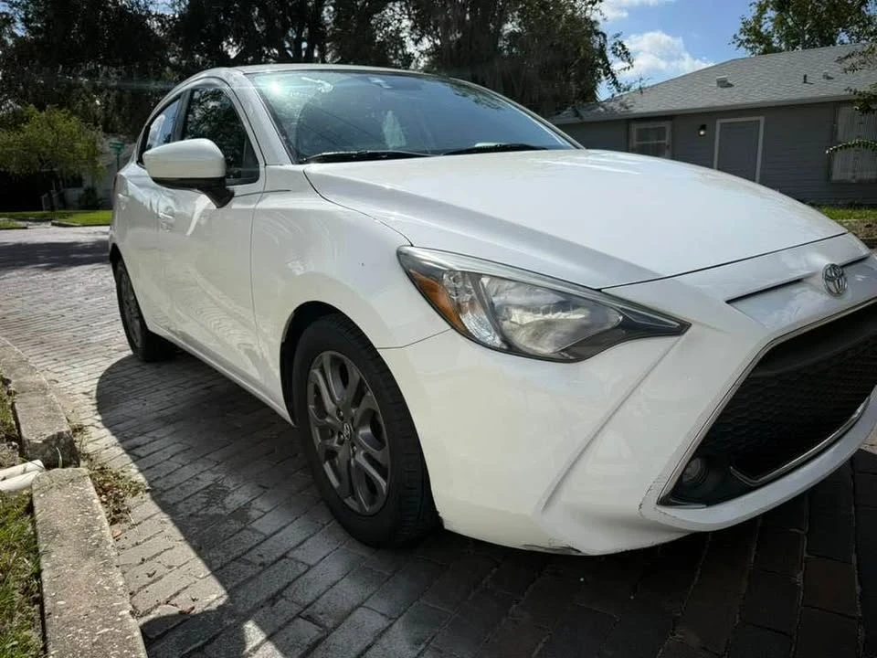 2020 Toyota Yaris - Image 13 of 20