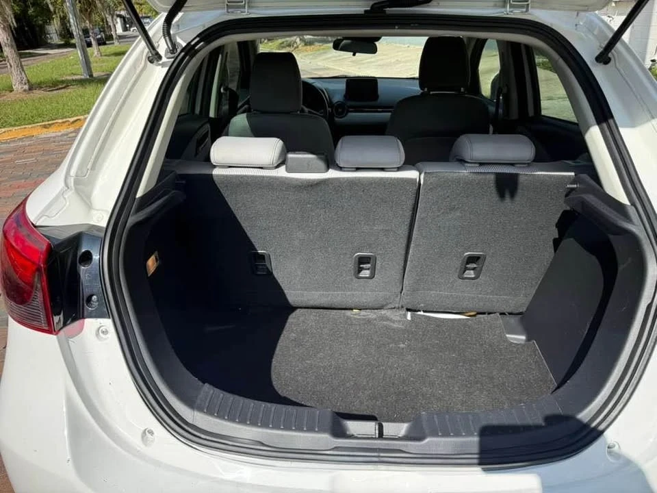 2020 Toyota Yaris - Image 17 of 20