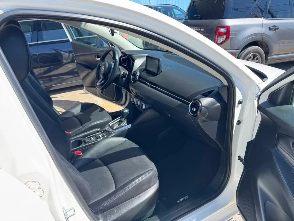 2020 Toyota Yaris - Image 11 of 17