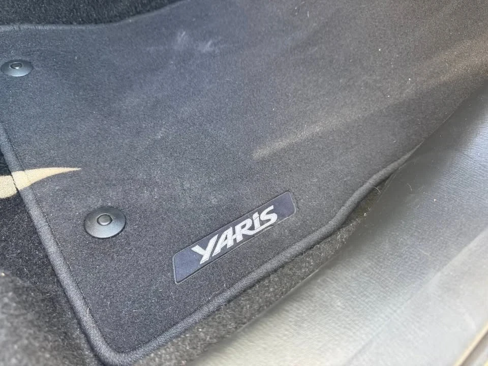 2020 Toyota Yaris - Image 10 of 17