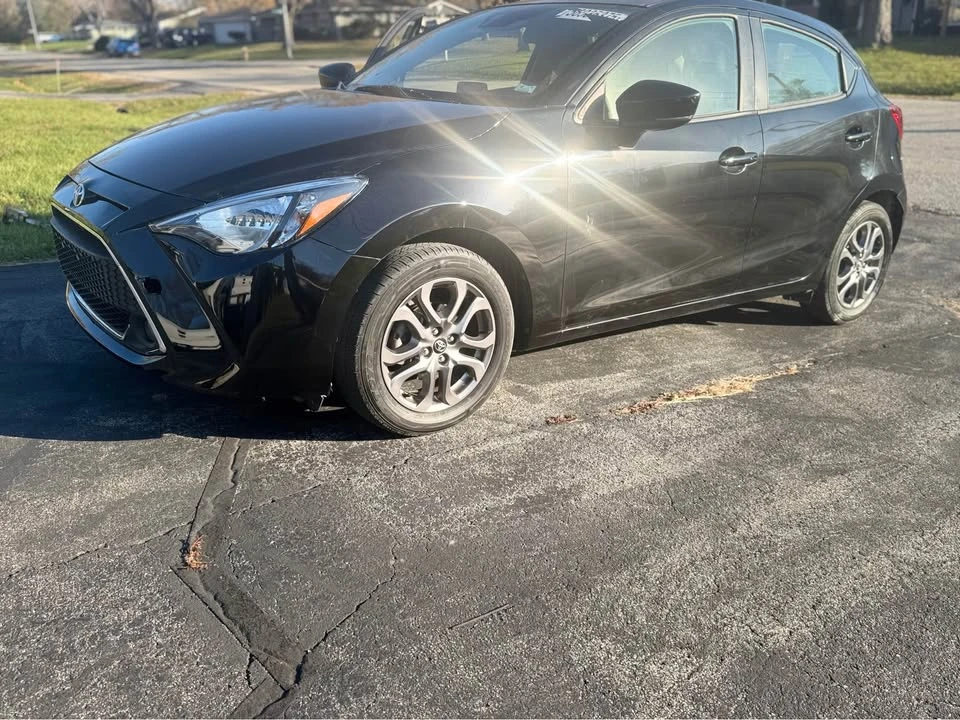 2020 Toyota Yaris - Image 2 of 9