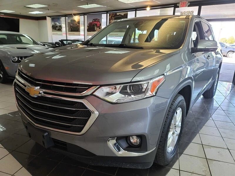 2020 Chevrolet Traverse - Image 2 of 4