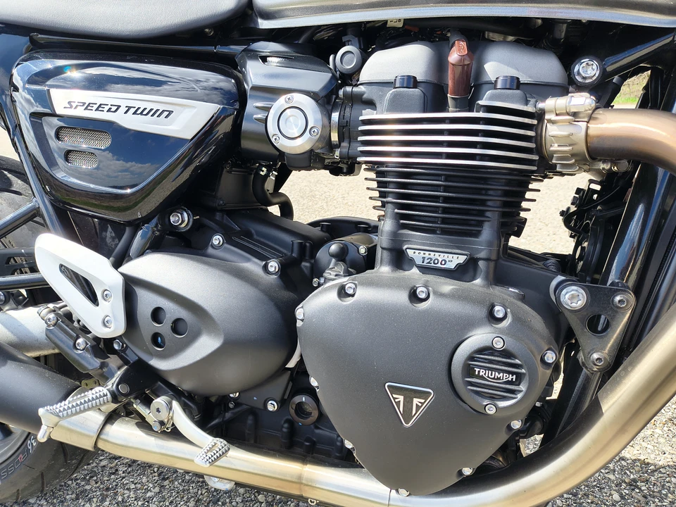 2020 Triumph Speed Twin 1200 - Image 8 of 20