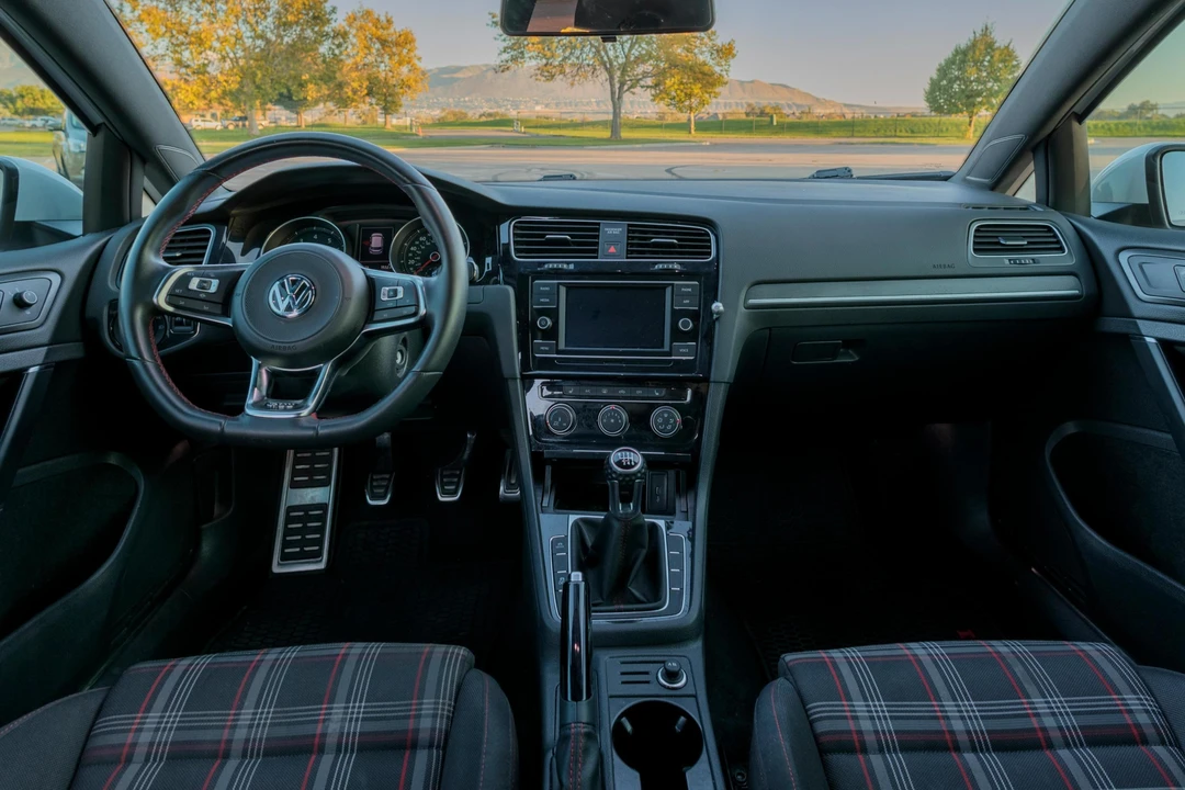 2020 Volkswagen GTI Mk7 - Image 29 of 31