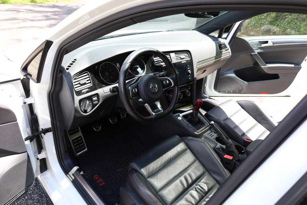 2020 Volkswagen GTI Mk7 - Image 29 of 31