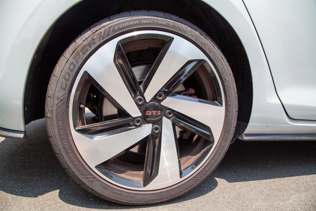 2020 Volkswagen GTI Mk7 - Image 27 of 31